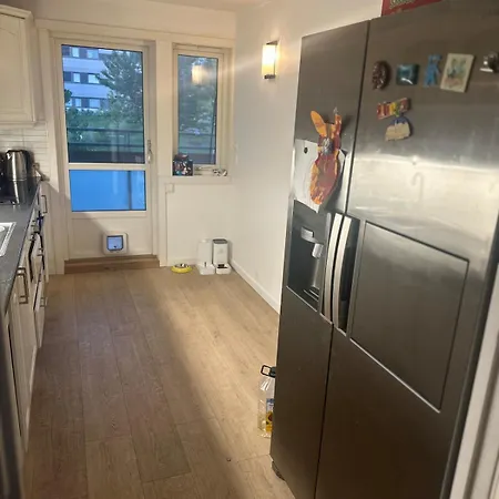 Modern Flat Near Metro Garage 85sm Appartement *