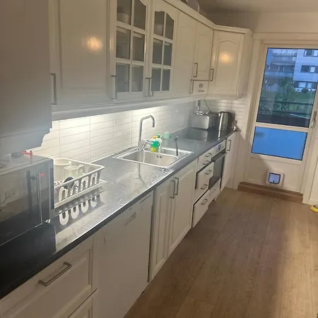 Modern Flat Near Metro Garage 85sm Apartment